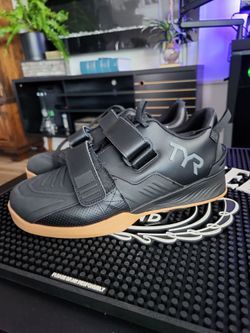 TYR Mens L- 2 Lifters Gum Black 10.5 Mens