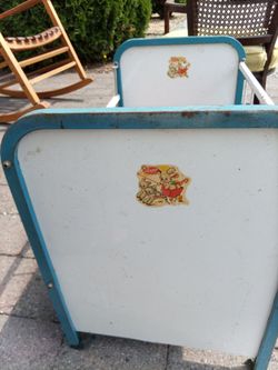 Vintage Amsco Metal Doll Crib