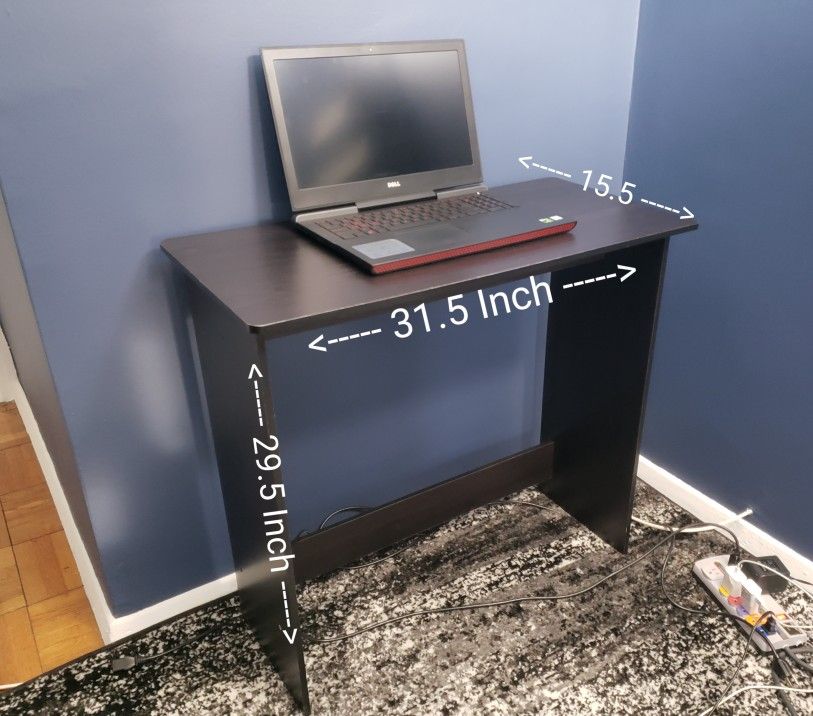 Black Desk