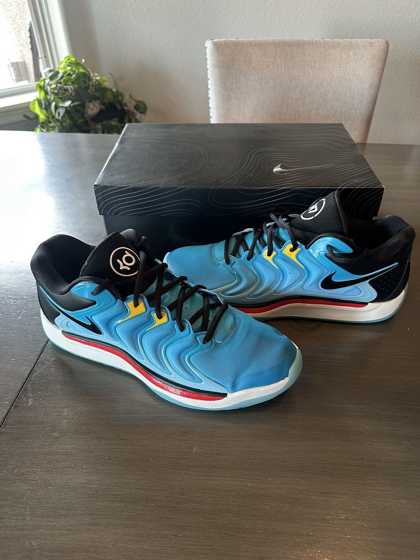 Nike N7 Shoes - Size 12