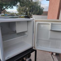 Kenmore Mini Refrigerator