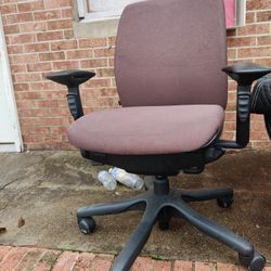 Highly Adjustable Teknion Office Chair 
