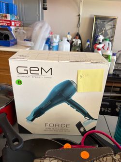 GEM blow dryer NEW