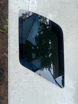 2008-2012 ford escape quarter panel glass