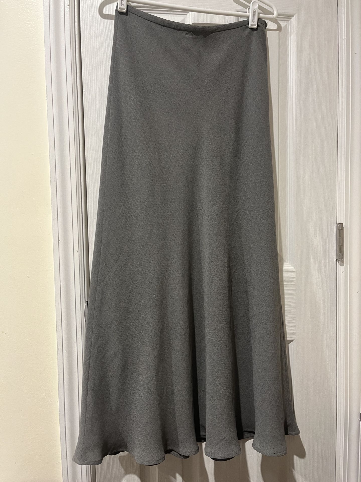 Ann Taylor Gray Maxi Skirt size 6