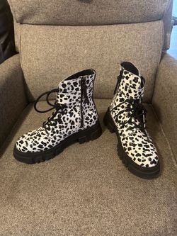 Steve Madden Cow Print Combat Boots size 7.5 like new used 1 time / no box