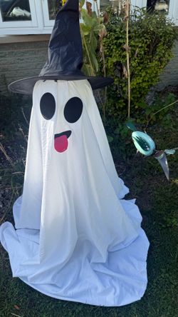 Halloween Ghost Yard Decoration with Witch Hat