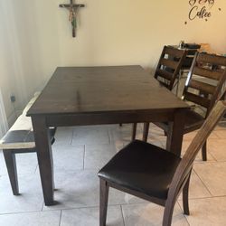 Expandable Wood Dining Table 