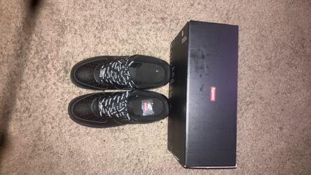 Black Supreme forces with box size 10
