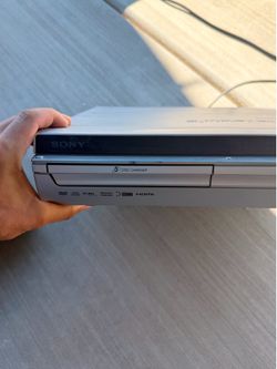 Sony 5-Disc DVD/CD Changer – HDMI Output