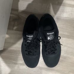 New Reebok Shoes Suede (read Description)