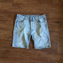 Levi Jorts
