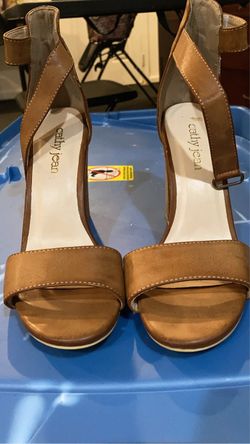 CATHY JEAN Heels Tan Size 8 Women’s
