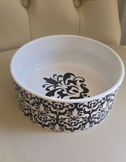 Large ceramic damask bowl