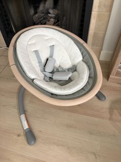 Maxi-Cosi Cassia Baby Swing –$100
