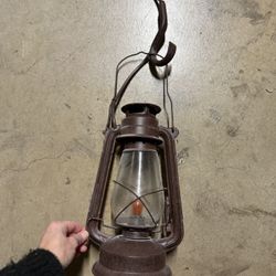 7 Lodge / Farmhouse Hurricane Lantern Interior Lightening
