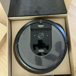 iRobot Roomba i7+ Wi-Fi Connected Robot Vacuum with Automatic Dirt Disposal