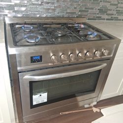 Hi, I have this nice stove for sale in Oak Cliff; the price is negotiable.