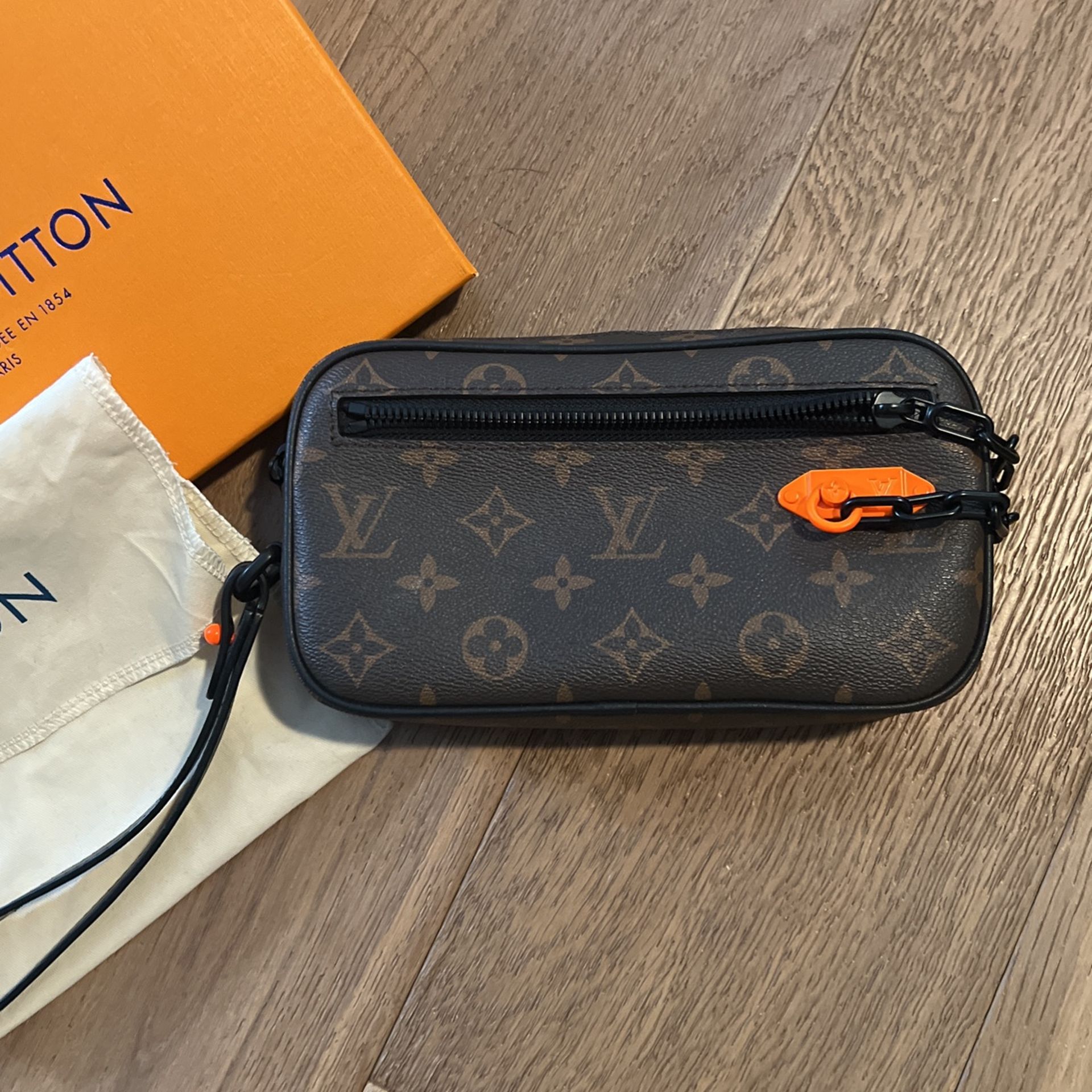 Louis Vuitton Clutch