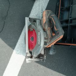 Rigid 18v Brushless Cordless 7-1/4 in. Rear Handle Circular Saw