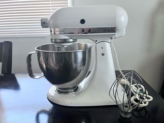 Kitchen Aid Artisan 5qt mixer