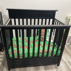 Baby Mini Crib 