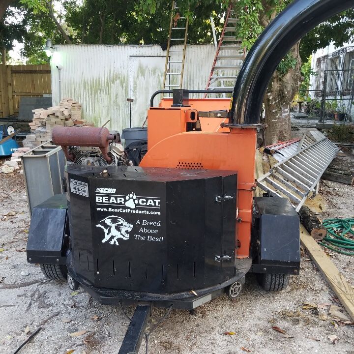 2015 bear cat 6” wood chipper model 76824