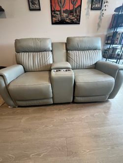 Loveseat recliner