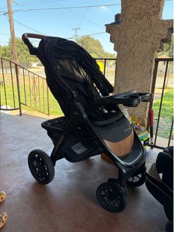 Chicco car seat/stroller combo