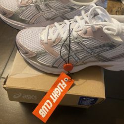 Brand New In Box Size 6 ASIC Gels 1130