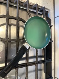 Small frying pan with spatula
