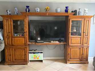 Entertainment center