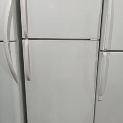 White-Westinghouse Fridge 29/5 Width , 65 Height