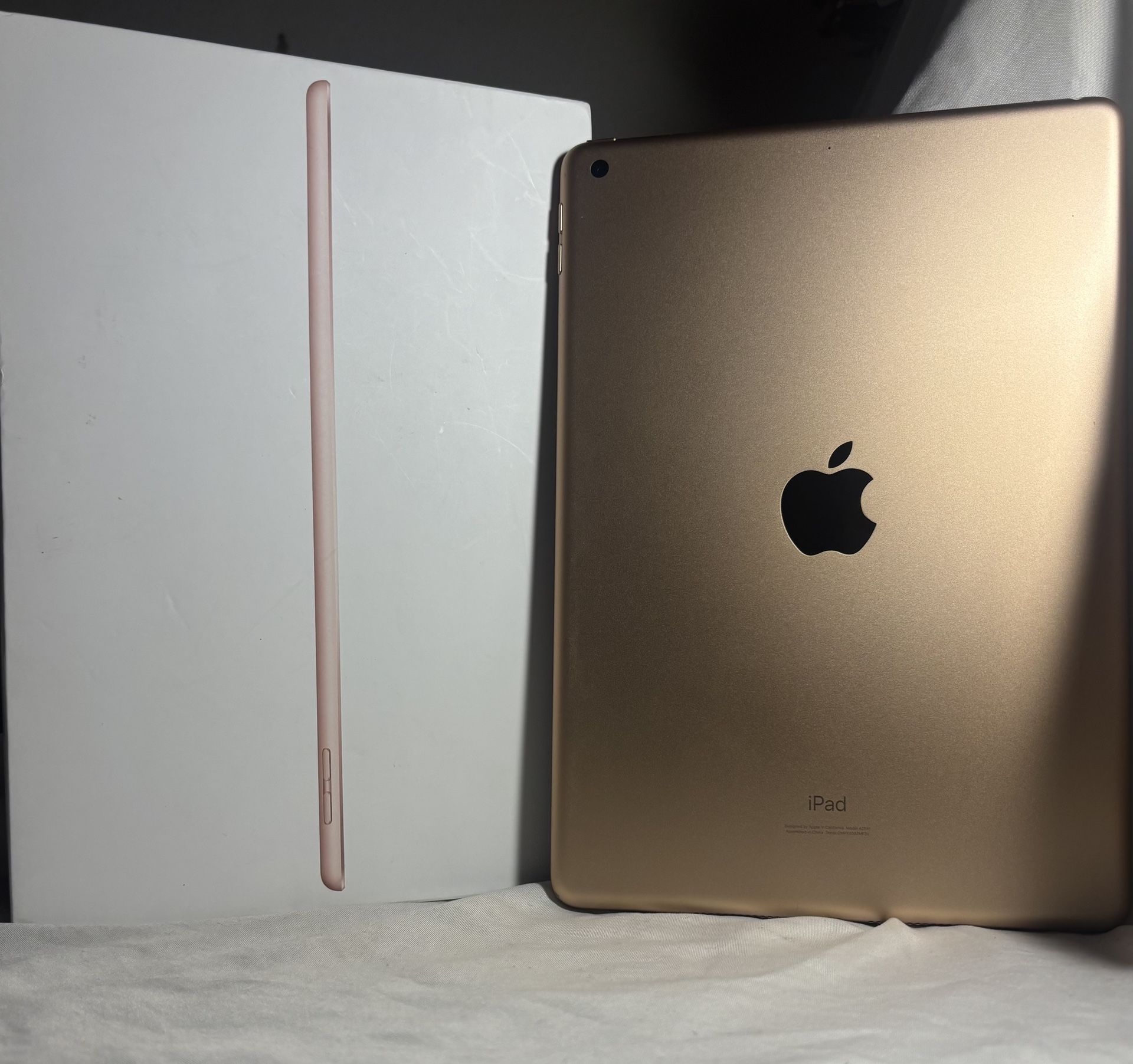 Apple iPad 7th Gen 128GB Wi Fi Only A2197 Rose Gold