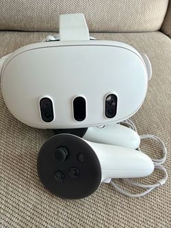 Meta Quest 3 VR Headset with Controller