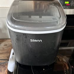 Great Working Ice Machine