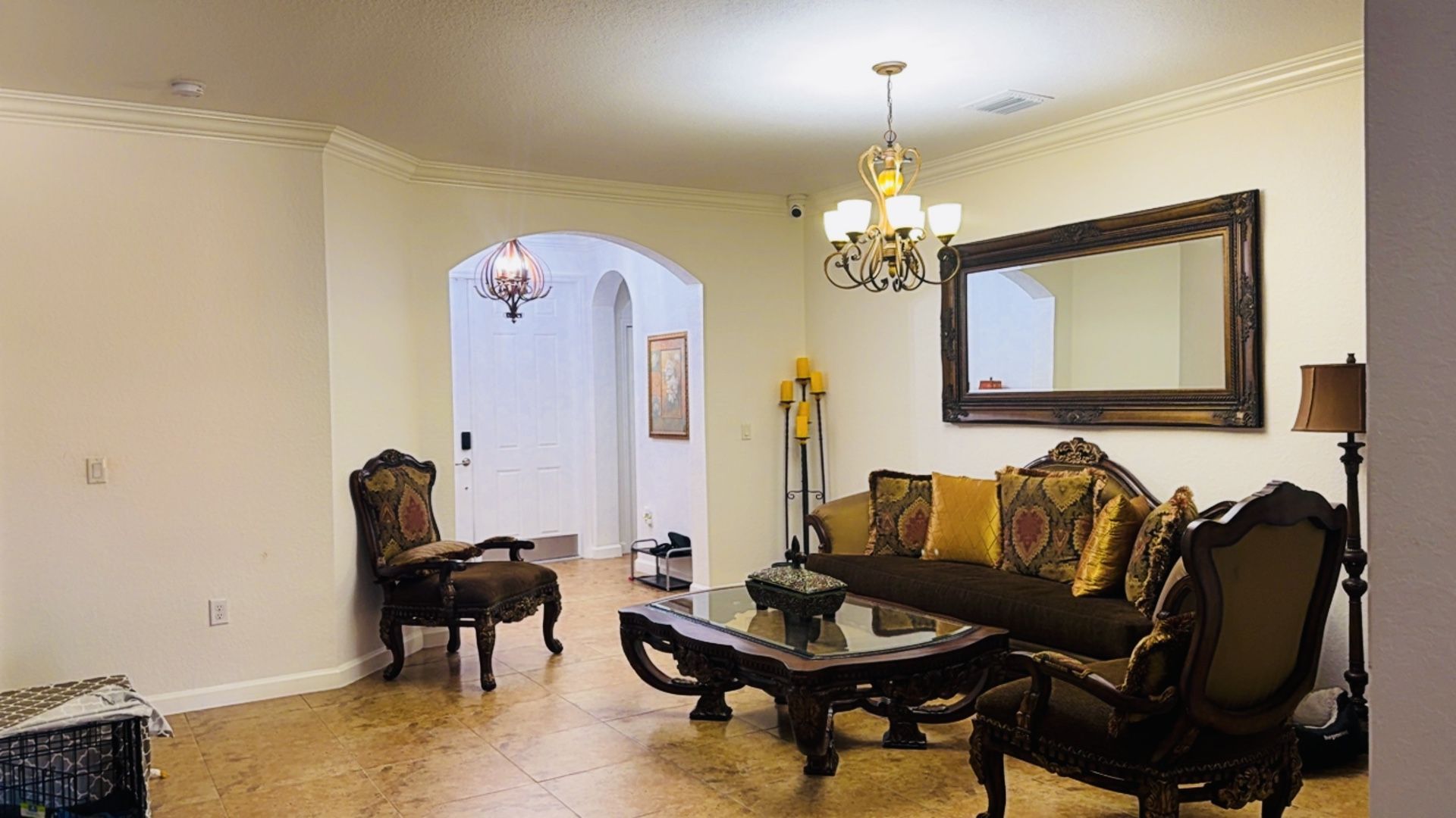 $2000 : El Dorado Elegant Classic/antique Style Living Room Furniture Set Excellent Condition