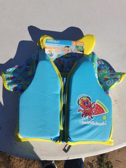 New swim vest 2to4 years