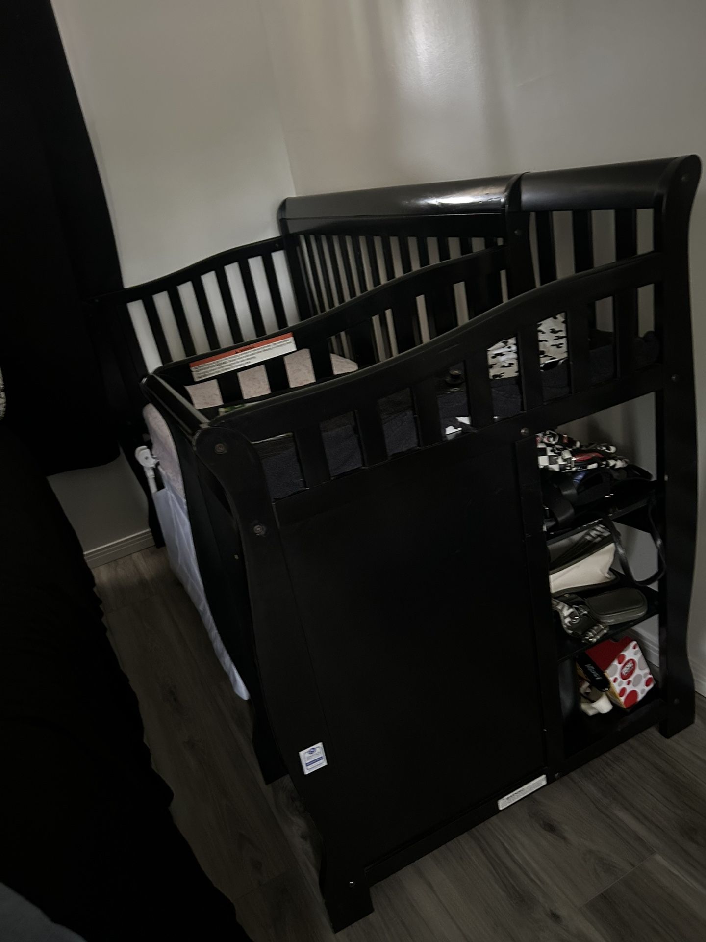 Crib With Changing Table