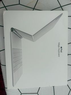 iPad magic keyboard 12.9 inch white