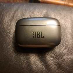 Jbl Bluetooth Headsets With Chargeing Case