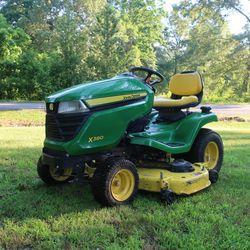 John Deere 2018 X380 Lawn Tractor