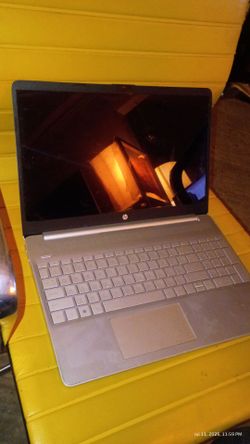 Hp 15  (DY5073DX)  i7 12TH Generation Processors 16gb DDR4 RAM Touchscreen 512gb NVm.e SSD WINDOWS 11 PRO  • Silver Aluminum finish ZIPPY FAST!