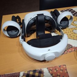 Meta Quest 2 With Accessories 