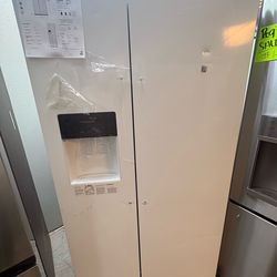 Frigidaire side by side refrigerator white