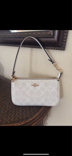 Coach Nolita 19