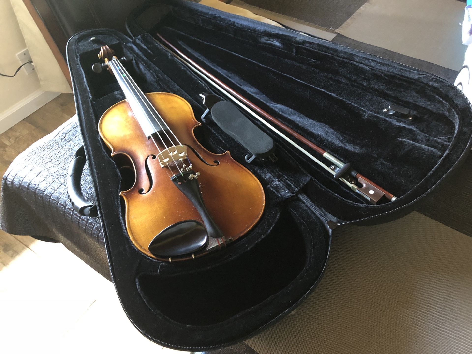 Complete Case and Violin... excellent condition $400 Or Best Offer
