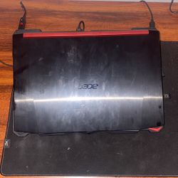Acer Nitro 5 , 8gb Ram , RX 560 Gpu , Ryzen 5 Cpu,1TB