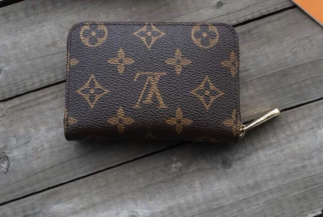 Mens louis vuitton wallet for Sale in Milford Mill, MD - OfferUp