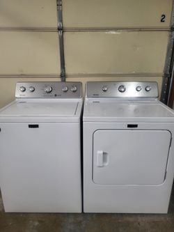 Maytag washer and dryer set (Delivery Available)